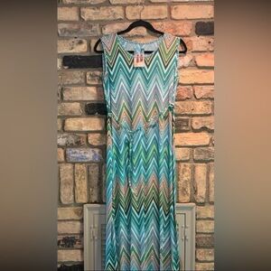 Women’s size large boutique dress NWT